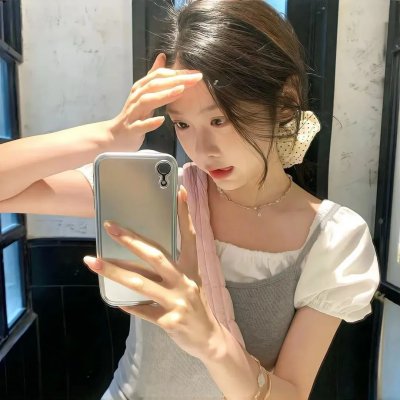 背鸭子的男孩